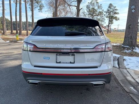 Certified 2022 Lincoln Nautilus Reserve w/ Equipment Group 201A image 4