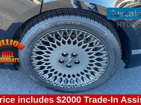 Used 2022 Genesis G80 2.5T w/ Advanced Package image 12