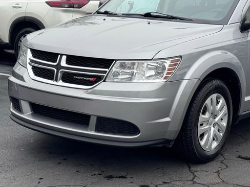 Used 2017 Dodge Journey SE image 32