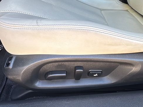 Used 2017 INFINITI Q60 2.0t w/ Premium Plus Package 2.0T image 24