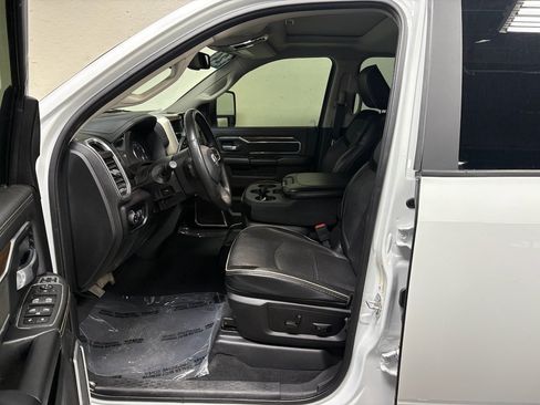 Used 2024 RAM 2500 Laramie w/ Cold Weather Group AWD/4WD image 3