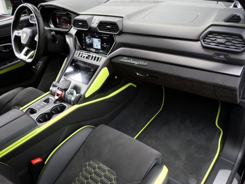 Used 2022 Lamborghini Urus image 27