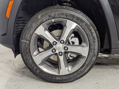 New 2025 Jeep Grand Cherokee Limited image 11