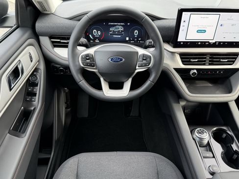 New 2026 Ford Explorer Active RWD image 25