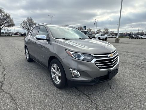 Used 2019 Chevrolet Equinox Premier image 2