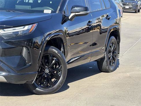 Certified 2023 Toyota RAV4 SE image 3