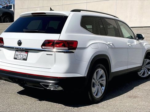 Certified 2023 Volkswagen Atlas SE image 13