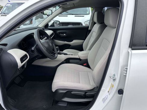 Used 2023 Honda HR-V LX image 12
