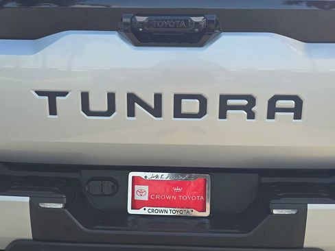 Used 2022 Toyota Tundra Platinum w/ Advanced Package AWD/4WD image 15