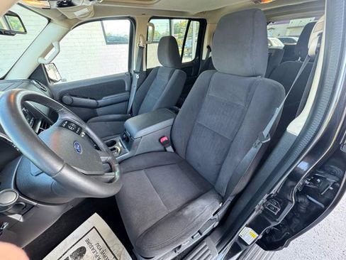 Used 2010 Ford Explorer XLT AWD/4WD image 10