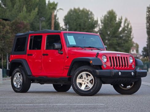 Used 2014 Jeep Wrangler Unlimited Sport w/ Quick Order Package 24S AWD/4WD image 2