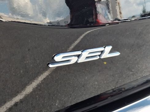 Used 2021 Ford Edge SEL w/ Convenience Package AWD/4WD image 32