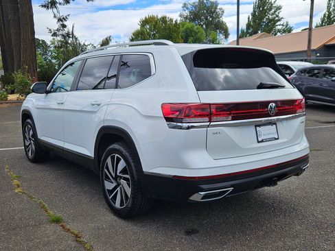 Used 2024 Volkswagen Atlas SEL AWD/4WD image 3