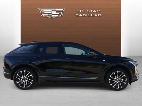 Certified 2025 Cadillac Optiq Sport 1 AWD/4WD image 6