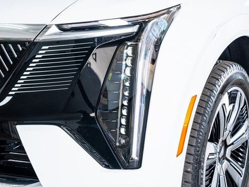 Used 2025 Cadillac Escalade IQ Luxury 2 image 13