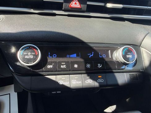 Used 2021 Hyundai Elantra SEL FWD image 22