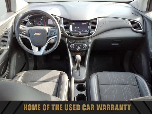 Used 2020 Chevrolet Trax LT w/ Sun & Sound Package FWD image 30