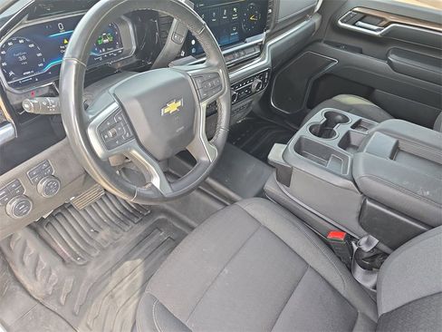 Used 2024 Chevrolet Silverado 3500 LT w/ Convenience Package image 15