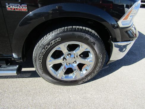 Used 2017 RAM 1500 Laramie image 12