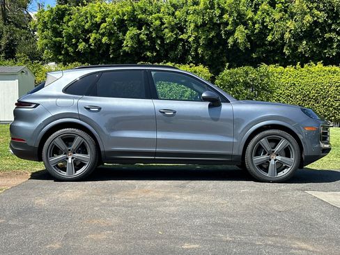 New 2026 Porsche Cayenne AWD/4WD image 9