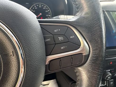Used 2020 Jeep Renegade Limited w/ LED Lighting Group AWD/4WD image 21