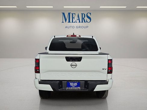 Used 2022 Nissan Frontier SV image 4
