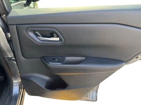 Used 2024 Nissan Rogue SV image 29