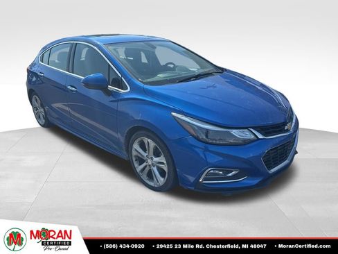 Used 2017 Chevrolet Cruze Premier FWD image 2