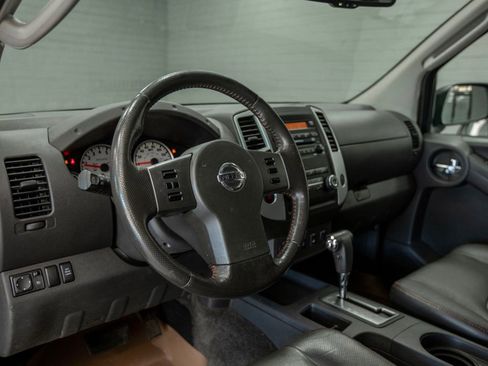 Used 2011 Nissan Xterra PRO-4X w/ Pro-4x Leather Pkg AWD/4WD image 15