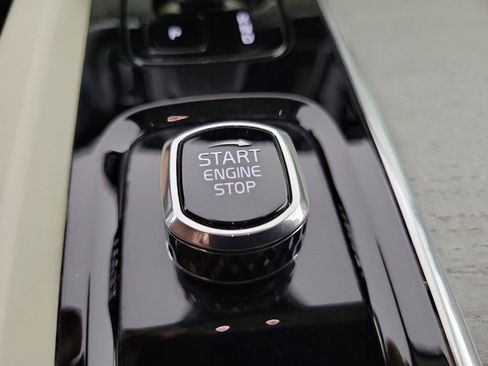 Used 2024 Volvo XC60 B5 Plus w/ Protection Package AWD/4WD image 33