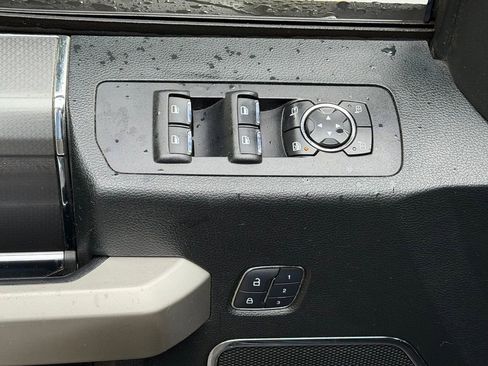 Used 2016 Ford F150 Lariat w/ Equipment Group 502A Luxury AWD/4WD image 30
