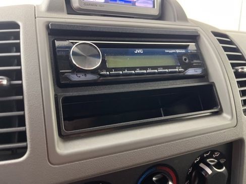 Used 2008 Nissan Frontier LE w/ Side & Curtain Airbag Pkg image 11