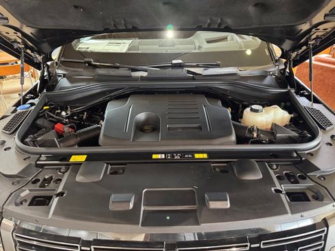 New 2025 Land Rover Range Rover Sport Dynamic SE AWD/4WD image 16