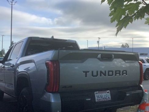 Used 2025 Toyota Tundra Limited AWD/4WD image 3