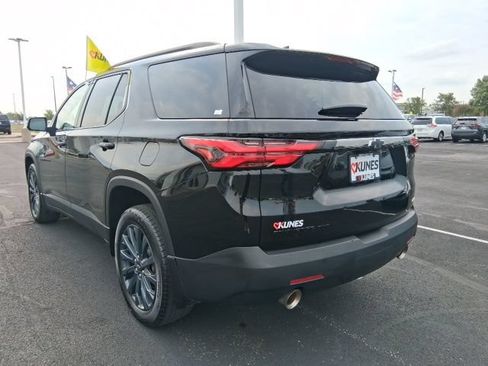 Used 2023 Chevrolet Traverse RS w/ LPO, Floor Liner Package AWD/4WD image 9