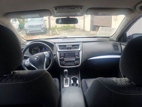 Used 2018 Nissan Altima 2.5 SV FWD image 2
