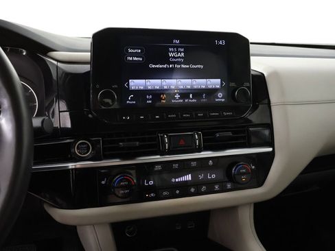 Used 2023 Nissan Pathfinder SL AWD/4WD image 43
