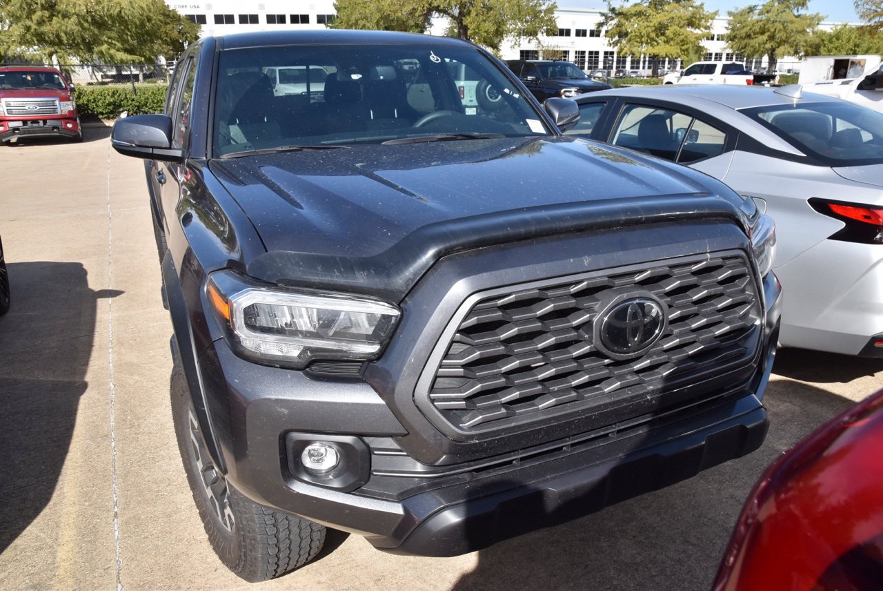 Used 2023 Toyota Tacoma TRD Off-Road AWD/4WD image 3