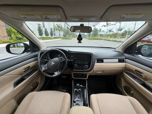 Used 2018 Mitsubishi Outlander SE FWD image 17