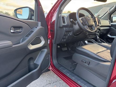 Certified 2024 Nissan Frontier SL w/ Technology Package image 13