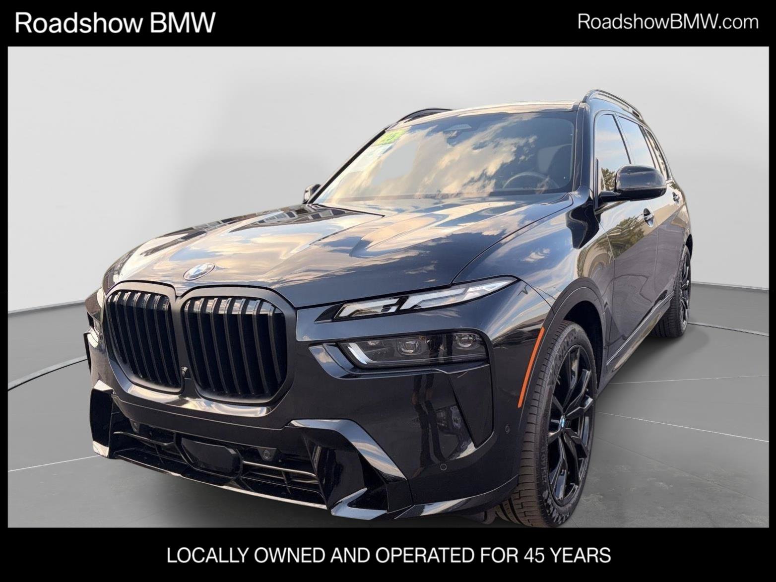 Used 2025 BMW X7 xDrive40i w/ M Sport Package AWD/4WD image 1