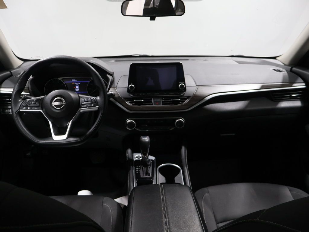 Used 2023 Nissan Altima 2.5 SV FWD image 16