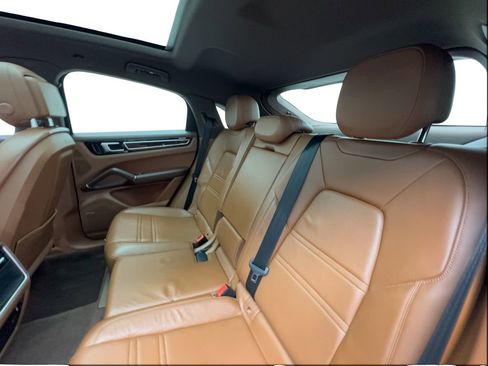 Used 2021 Porsche Cayenne Coupe AWD/4WD image 25