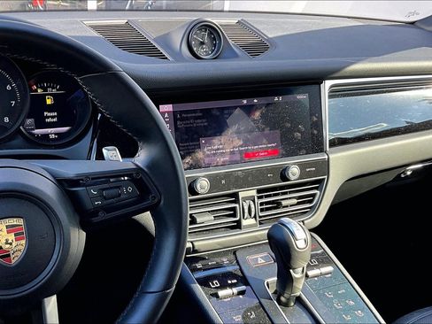 Used 2024 Porsche Macan image 6