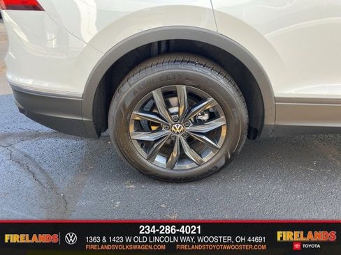 New 2024 Volkswagen Tiguan SE image 21