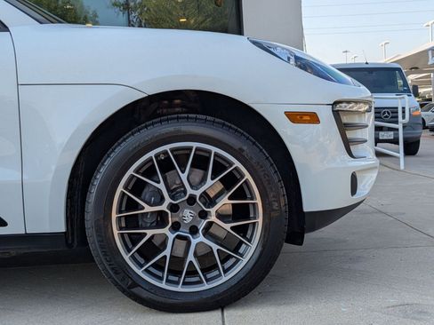 Used 2017 Porsche Macan image 11