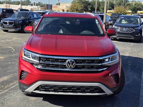 Used 2020 Volkswagen Atlas Cross Sport SE w/ Panoramic Sunroof Package image 3
