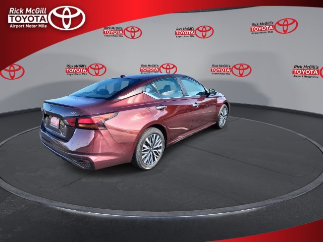 Used 2024 Nissan Altima 2.5 SV FWD image 8