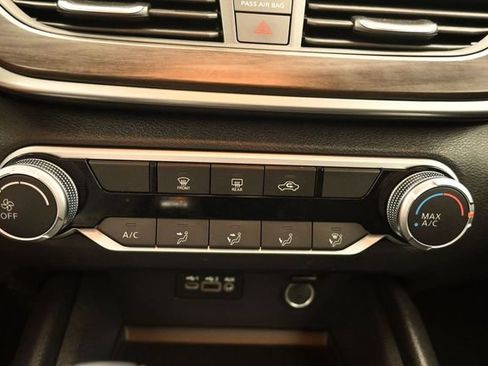 Used 2025 Nissan Altima 2.5 SV FWD image 16
