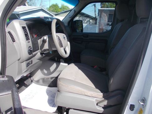 Used 2019 Nissan NV 2500 SV image 5